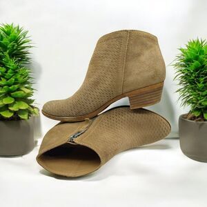 Lucky Brand Women's Tan Suede Perforated Ankle Boots Booties Size 7.5M Low Heel
